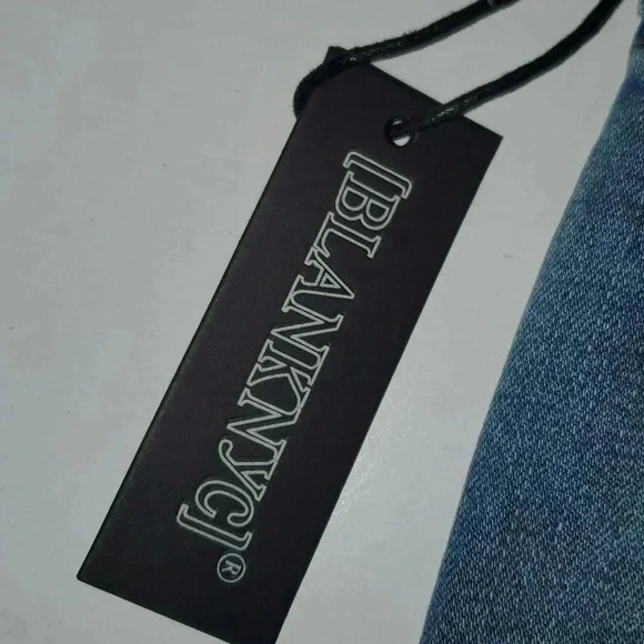 BLANK NYC Distressed Roll Up "The Fulton" Jean Shorts Size 26 NWT - Picture 8 of 12